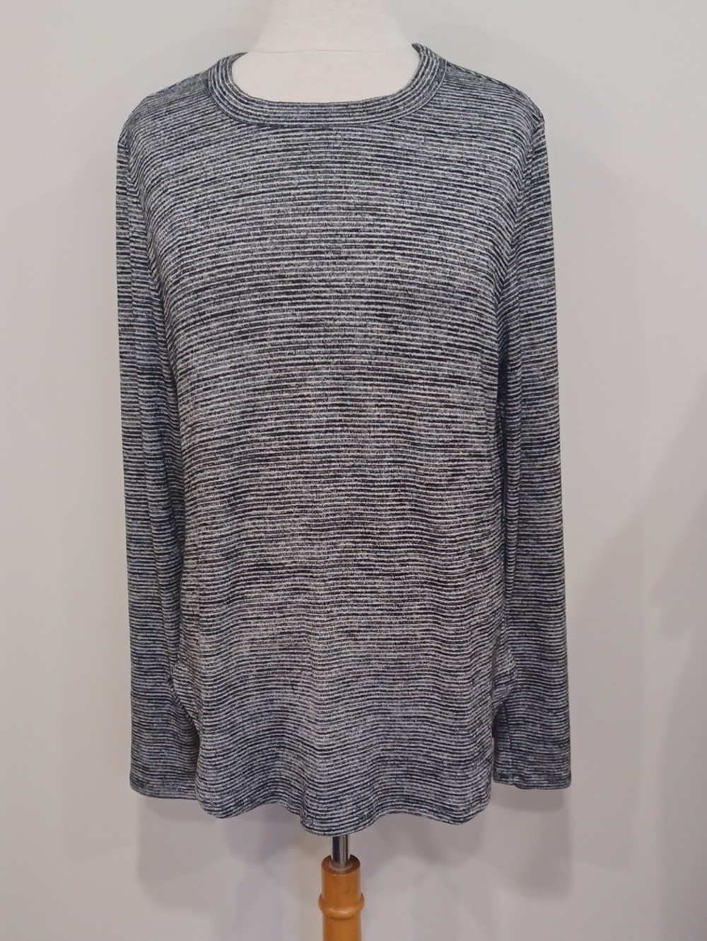 Banana Republic Long Sleeve Crew Neck Tee- Sz. Med